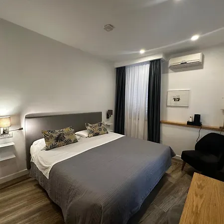 Comfort Astoria Palace Nocleg ze śniadaniem 3*