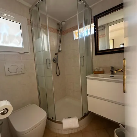 Comfort Astoria Palace Nocleg ze śniadaniem 3*