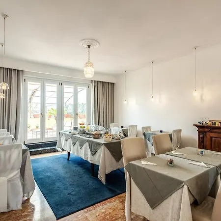 Comfort Astoria Palace Couette-café 3*